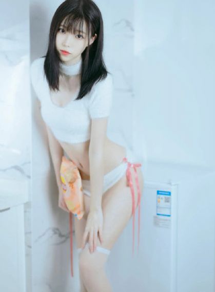 青青草国产精品人人爱_720高清完整版