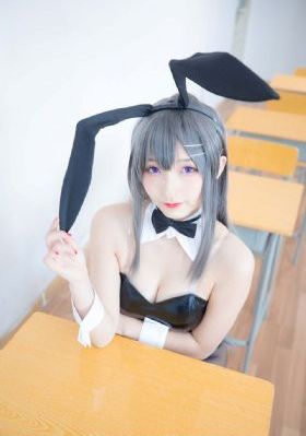 欧美美女紧身裤_国产精品视频